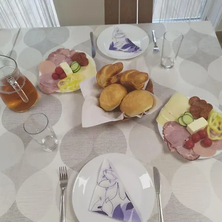 Tavi Panzio Bed & Breakfast Dunapataj