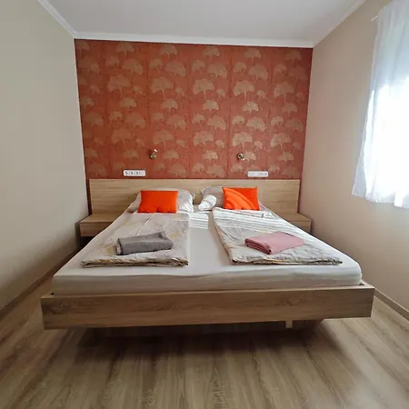 Tavi Panzio Bed & Breakfast
